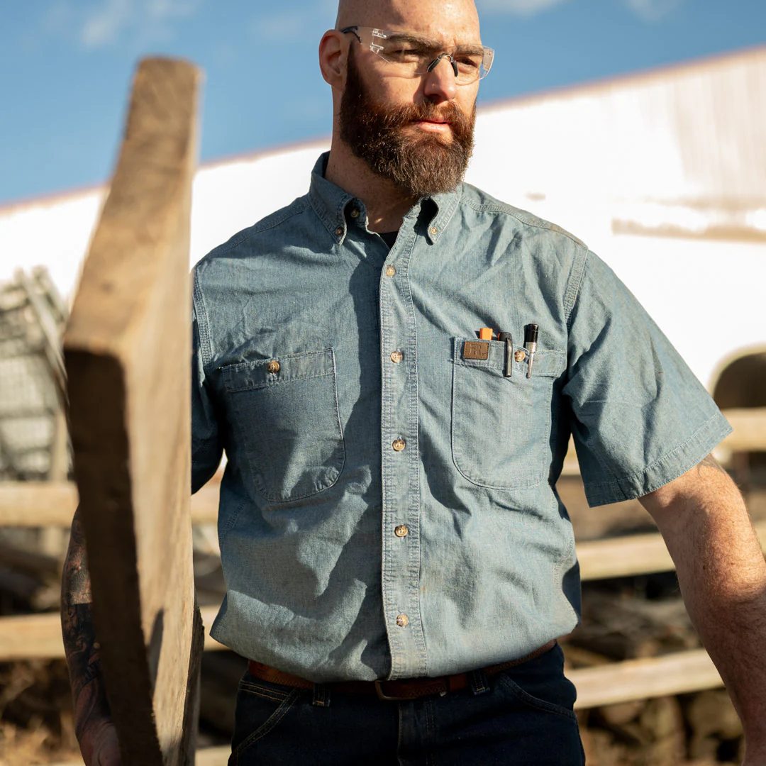 Wrangler RIGGS Workwear Men's Chambray Short Sleeve Button-Down Shirt - Image 4